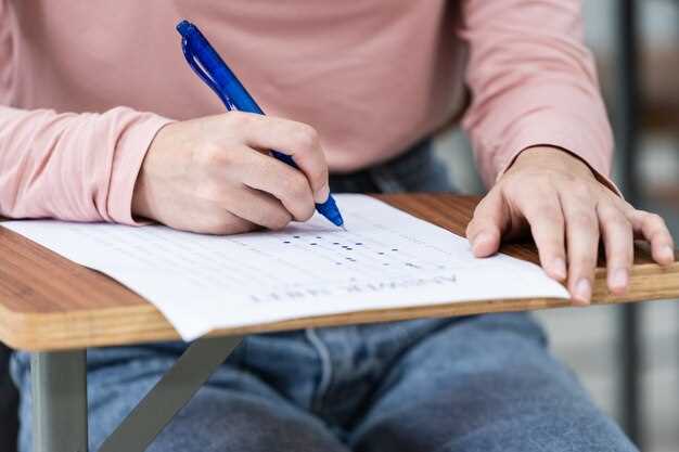 Отличие «лежающую» от сходных форм: «лежащую» и «лежавшую»